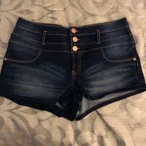NWOT high waisted jean shorts.